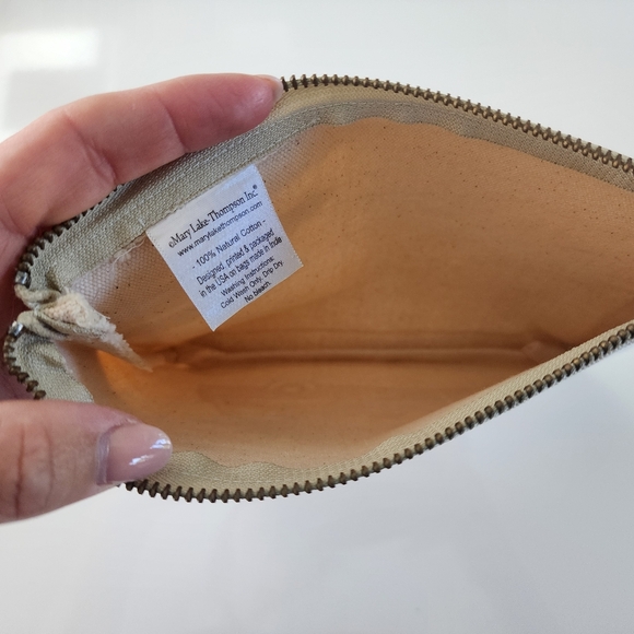 NEW Mary Lake Thompson Canvas Zipper Pouch Black Lab NWOT - Picture 2 of 2